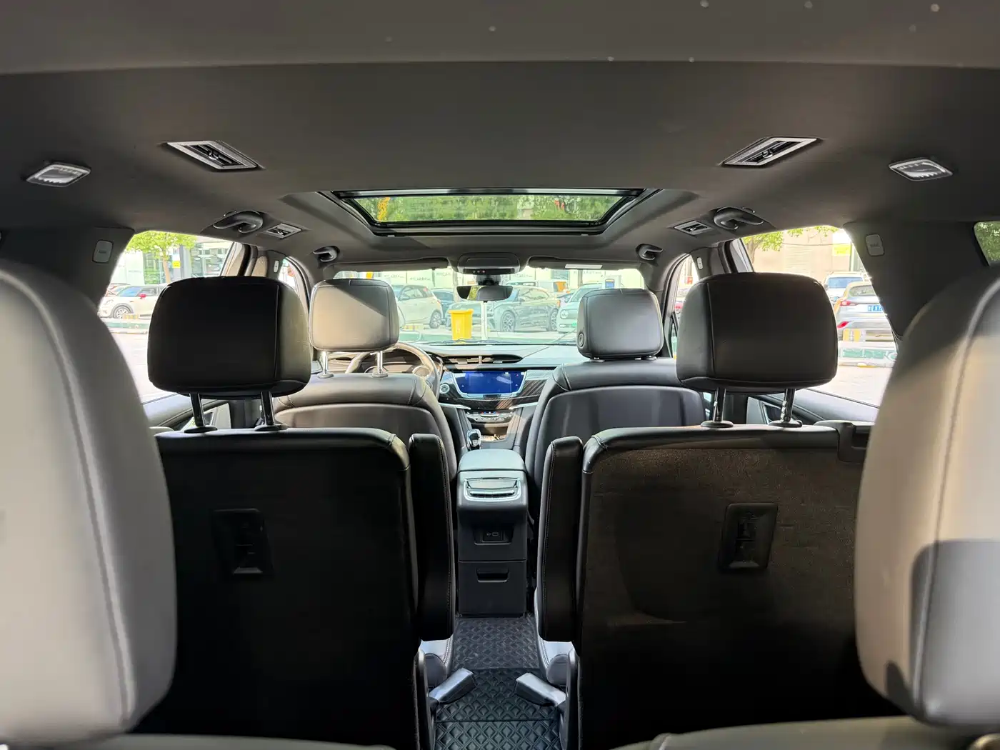 Cadillac XT6 2022 2.0T 6-Seater 4WD Luxury Edition фото 16