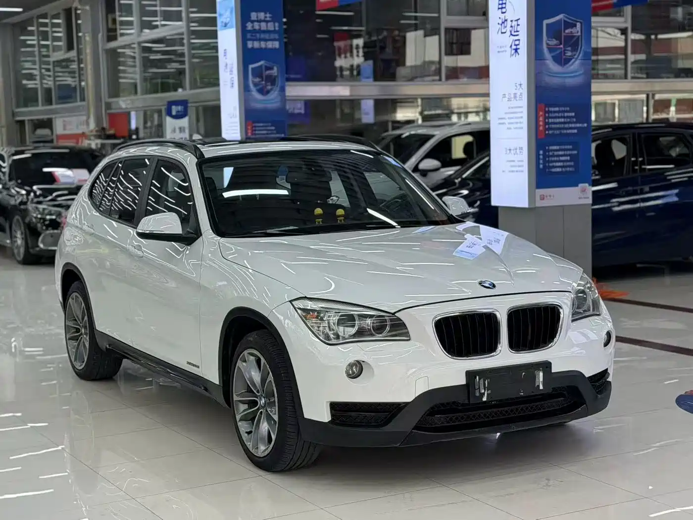 BMW X1 2013 sDrive18i Leading фото 3