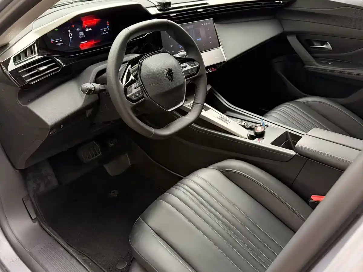 Peugeot 408X 2023 Charm Edition фото 4
