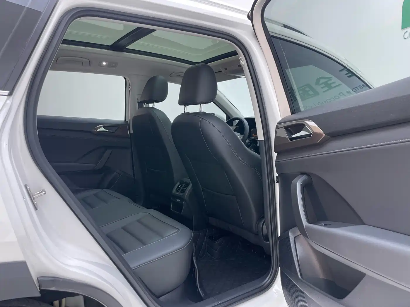 Volkswagen Tharu 2022 280TSI FWD Luxury Edition фото 27
