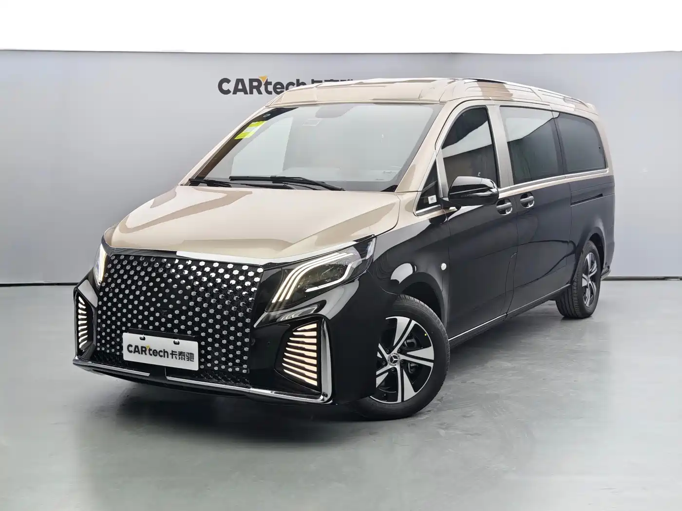 Mercedes-Benz Vito 2024 2.0T Business 7-Seater