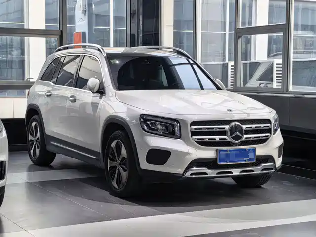 MERCEDES-BENZ GLB