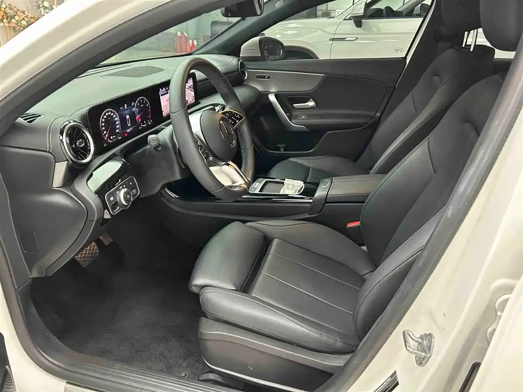 Mercedes-Benz A-Class 2023 A 180 L фото 12