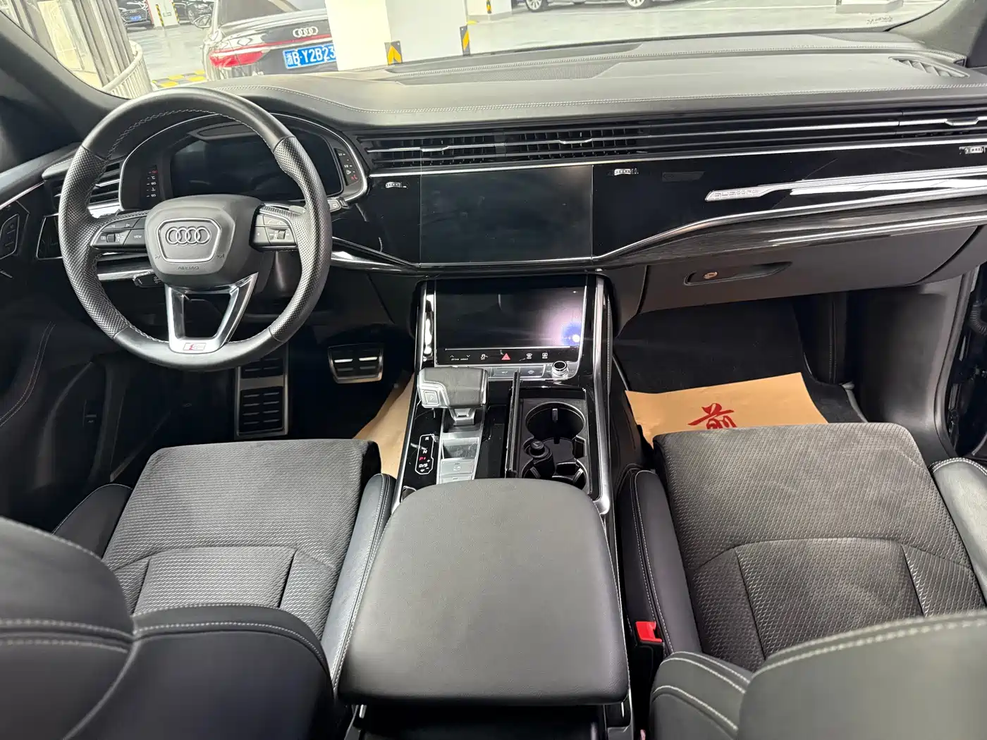 Фото 7 - Audi Q8