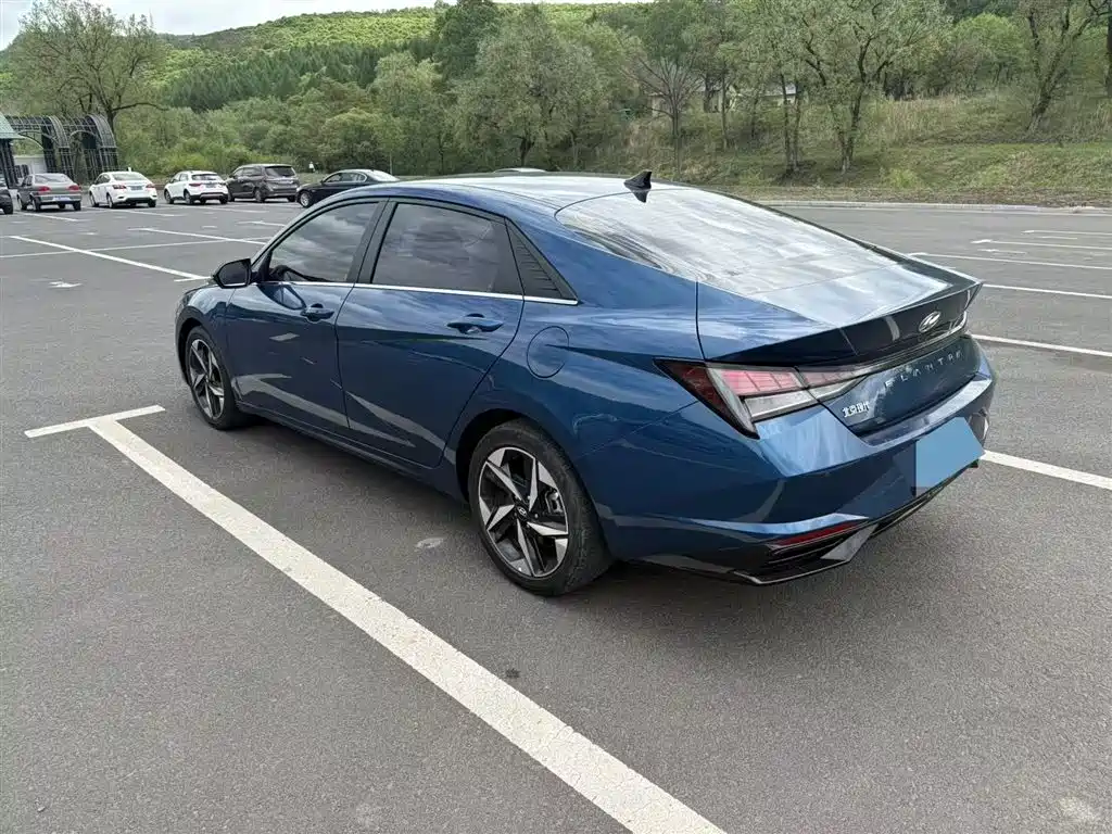 Hyundai Elantra 2022 1.5L CVT GLX Elite Edition фото 6