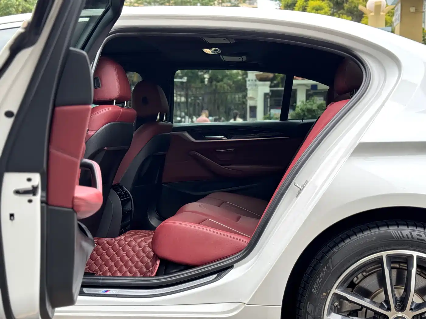 BMW 5 Series 2022 525Li M Sport Package фото 21