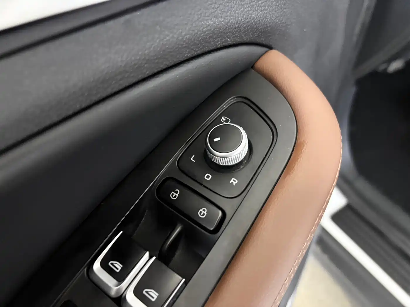 GEELY AUTOMOBILE VISION X6