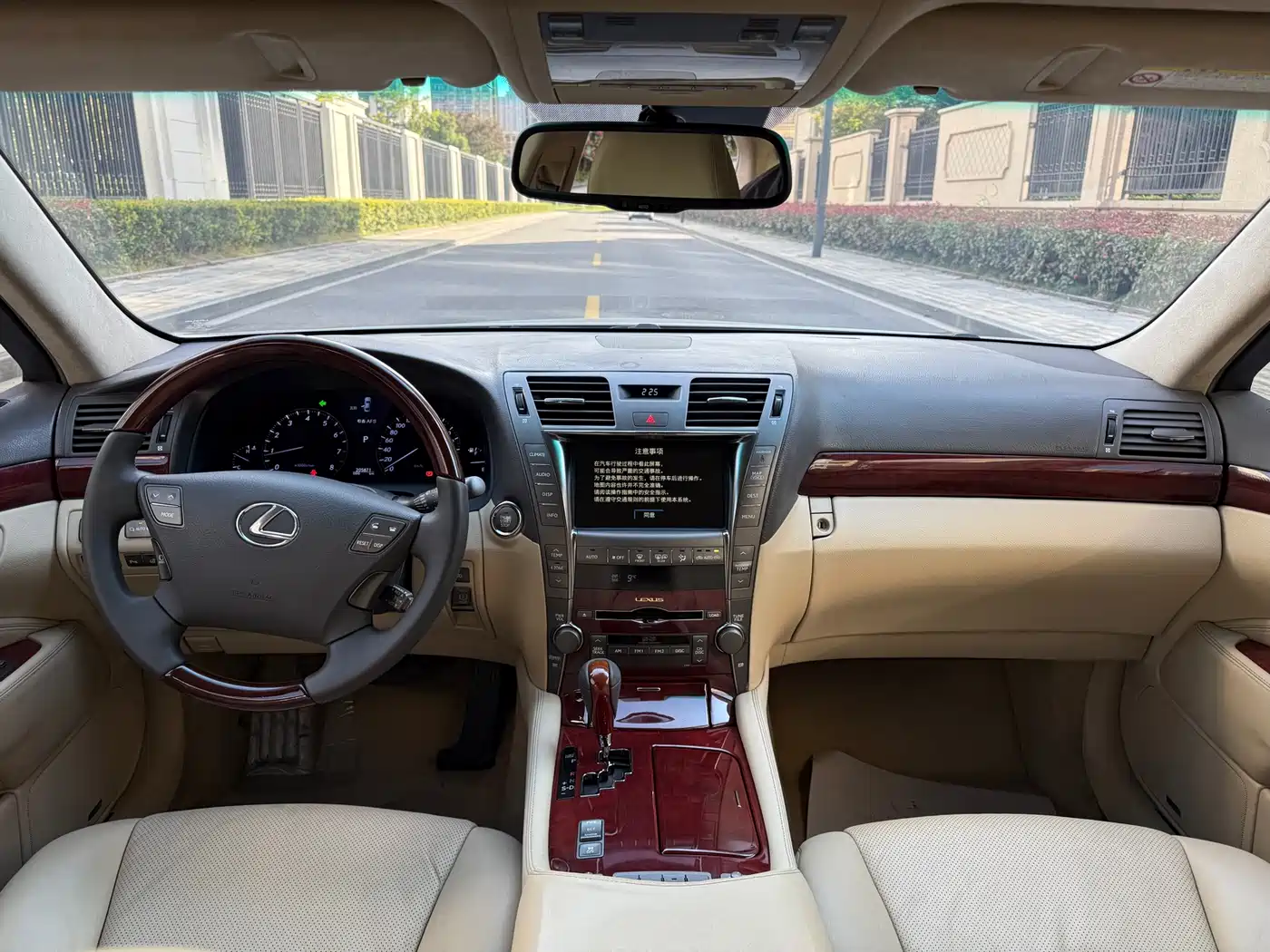 Lexus LS 2006 460L фото 11