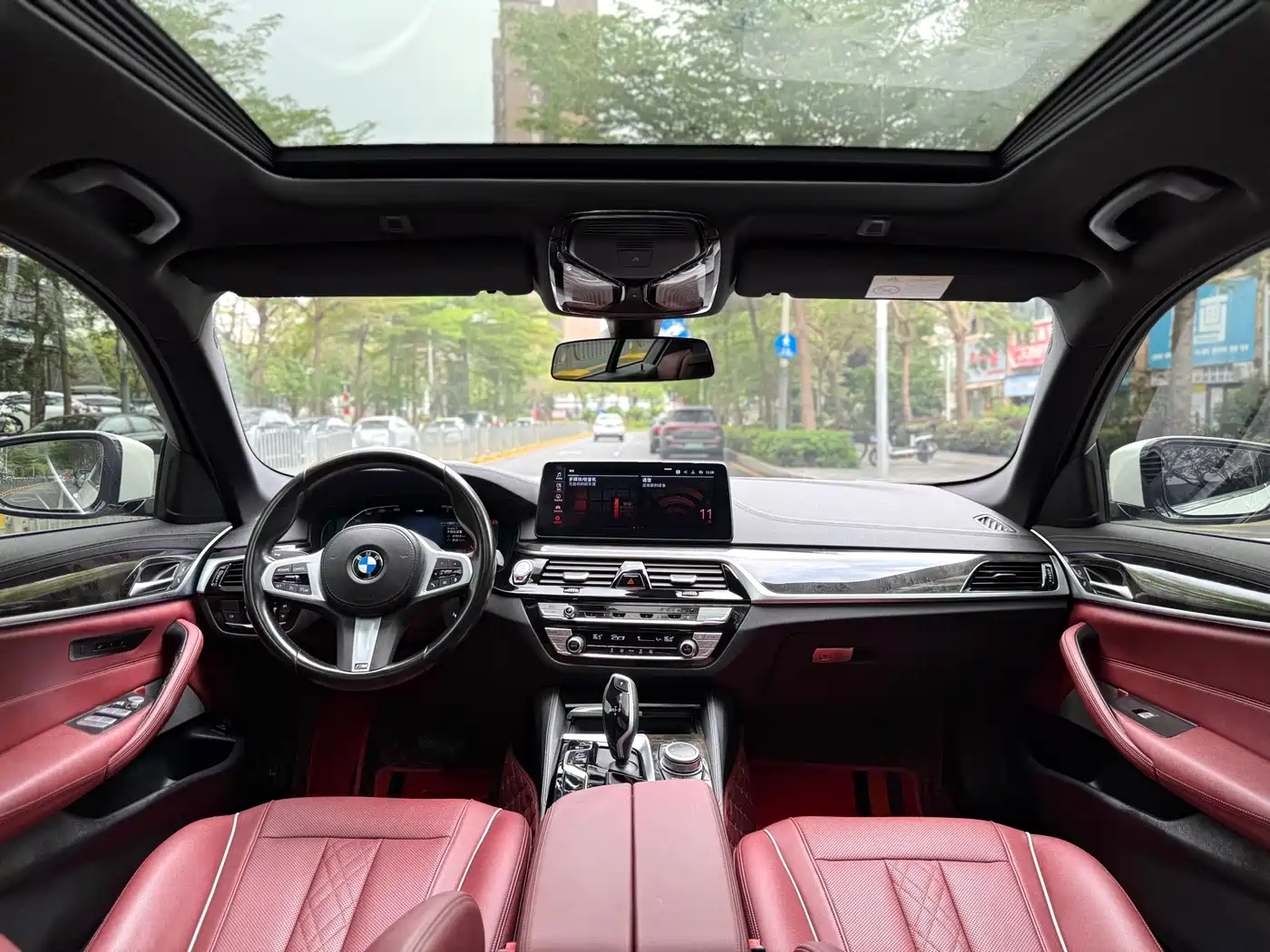 BMW 5 Series 2022 525Li M Sport Package фото 17