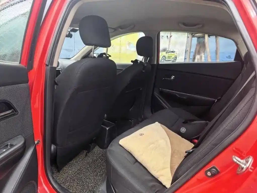 Kia K2 2013 2012 Sedan 1.4L AT GLS Commemorative Edition