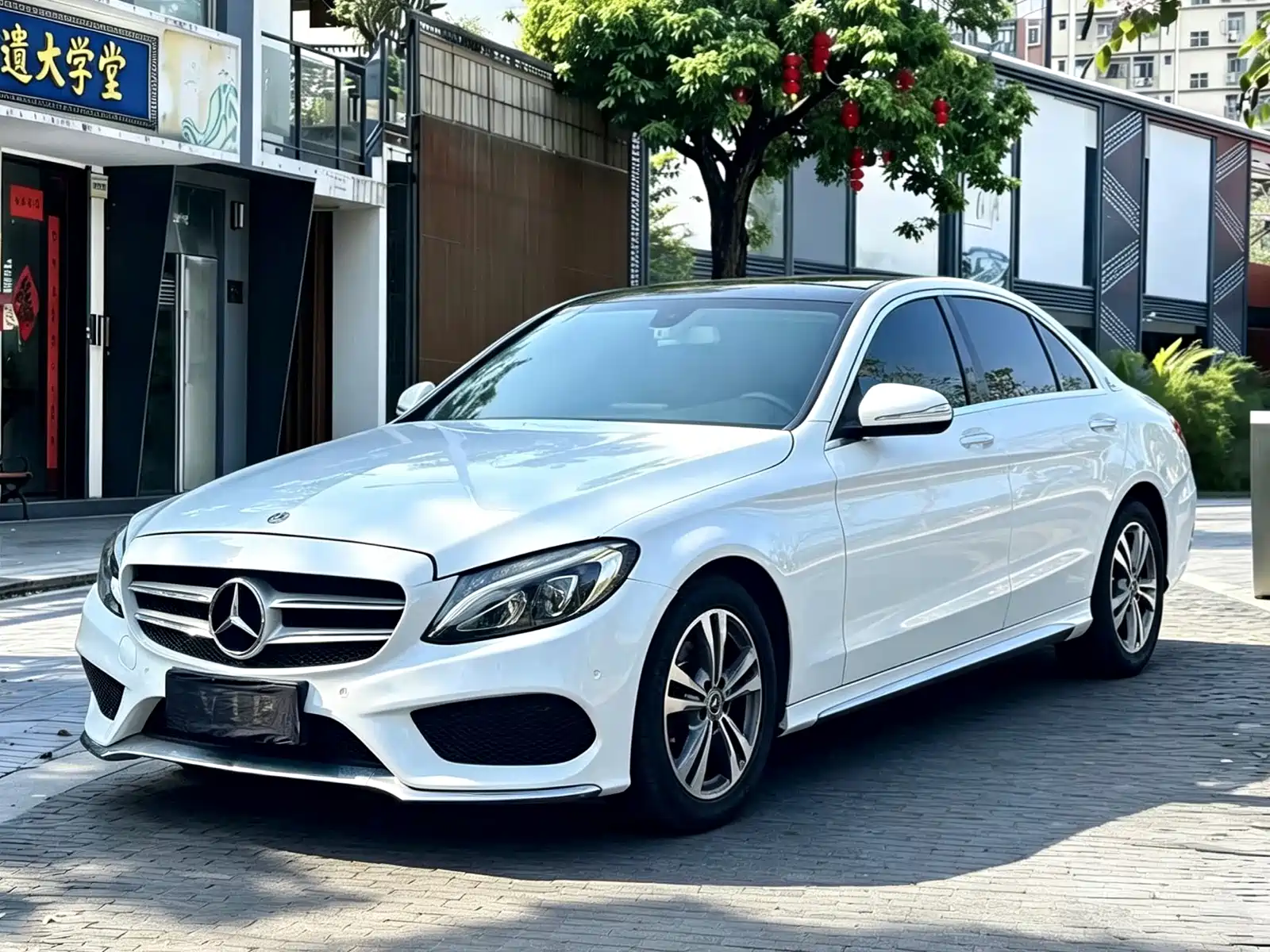 صورة 3 - Mercedes-Benz C-Class