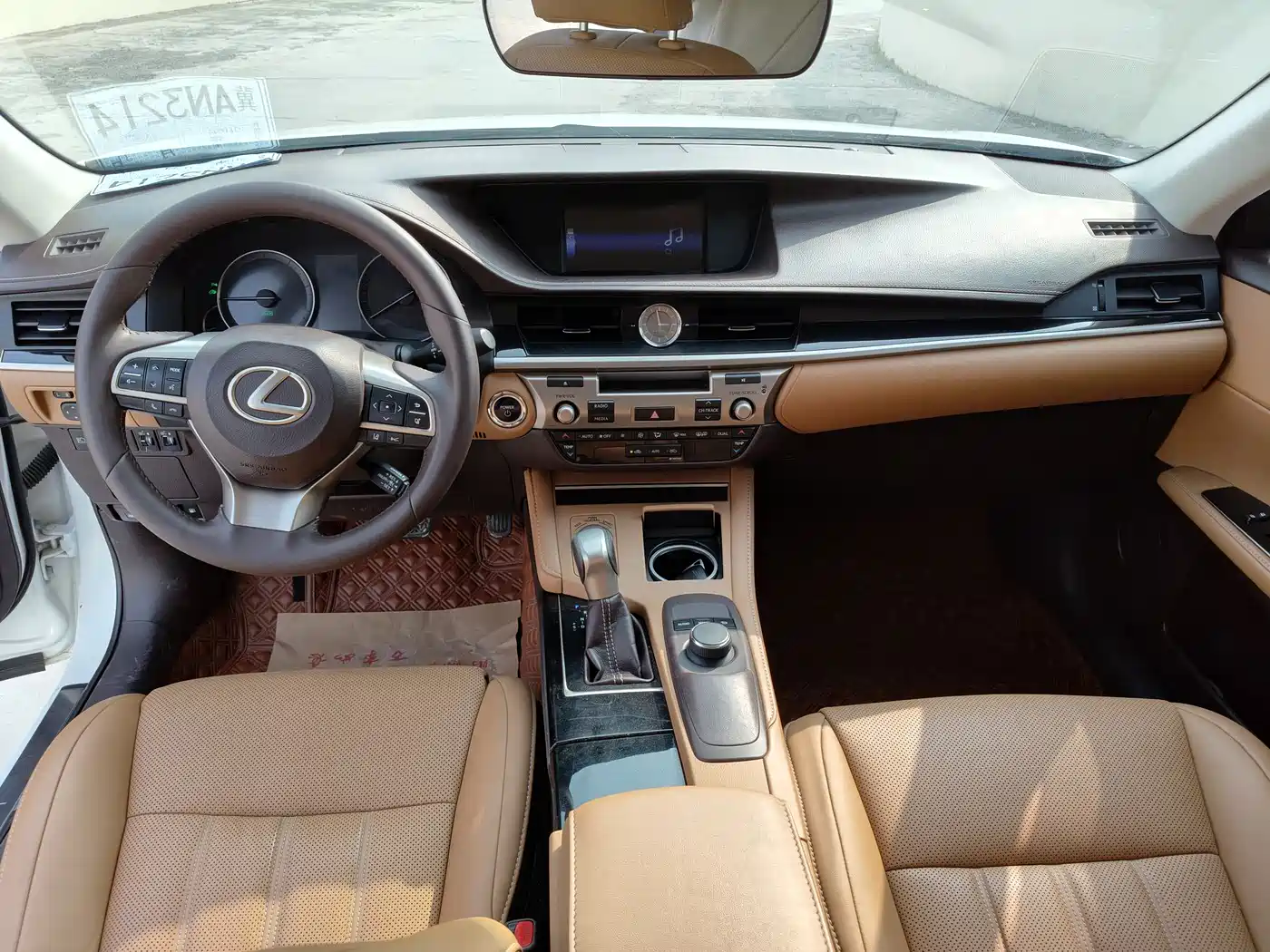 Lexus ES 2015 300h Comfort Edition фото 9