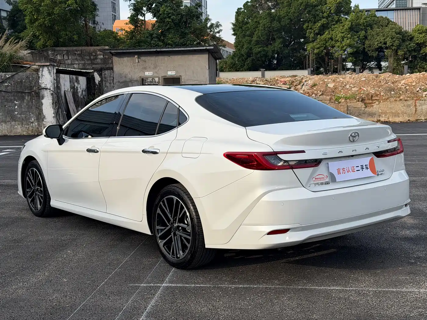 Toyota Camry 2026 Hybrid 2.0HG Premium Edition фото 12