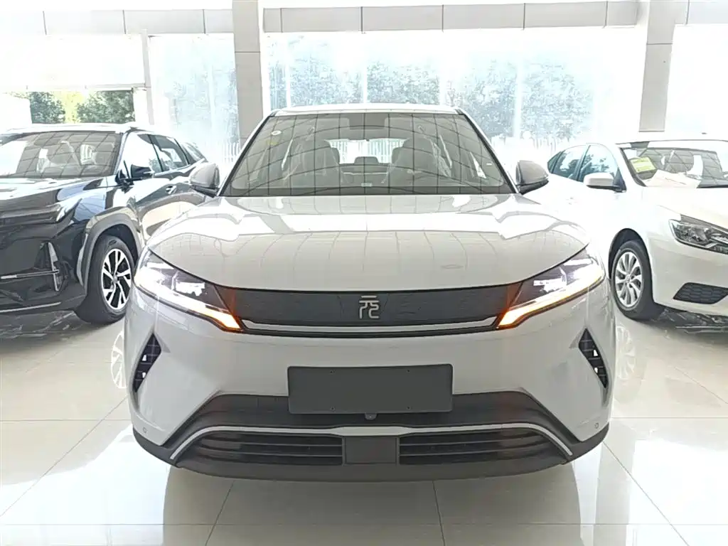 BYD Yuan UP 2025 Model 301KM Navigator фото 3