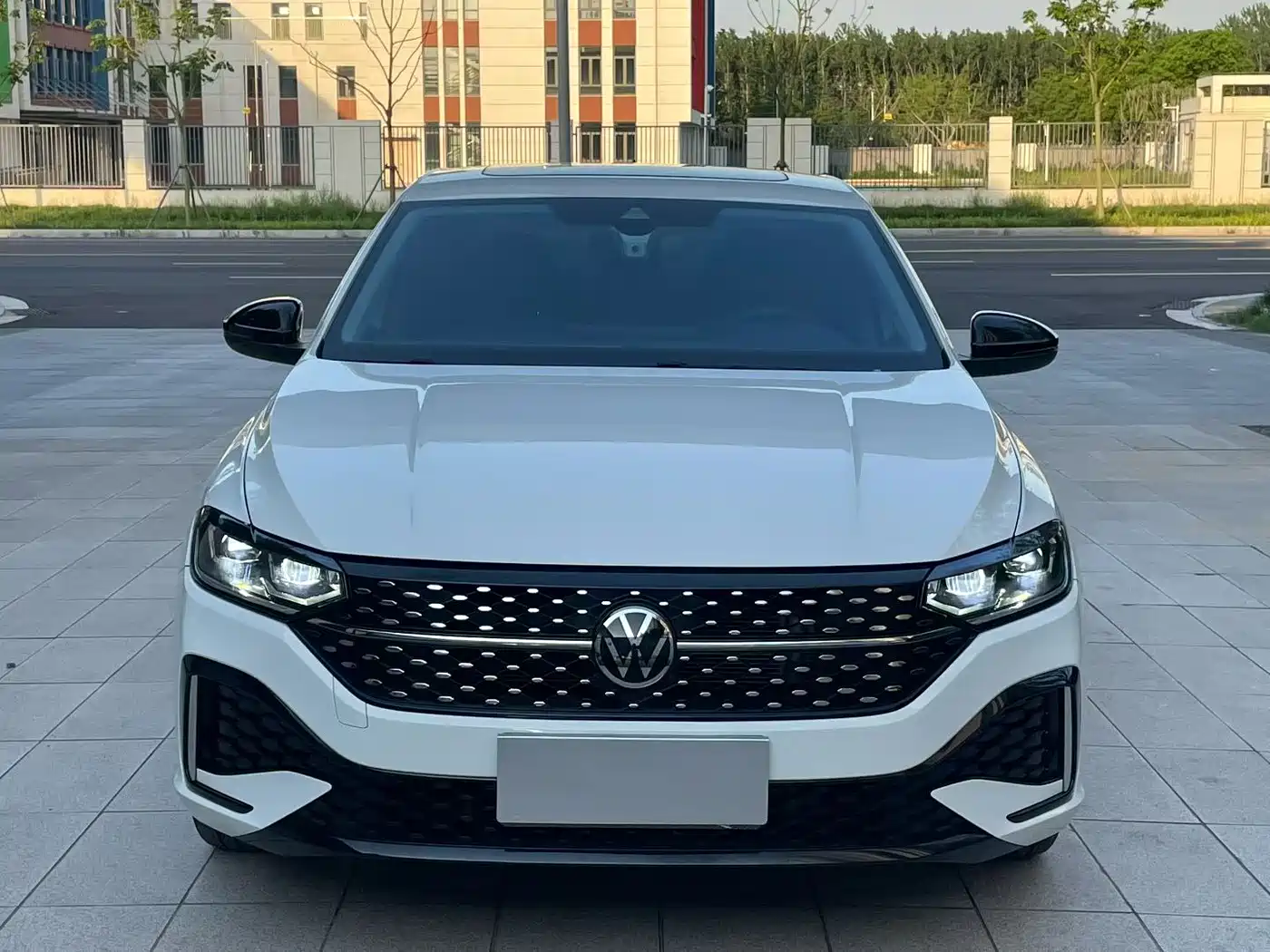 Volkswagen Lavida 2024 Model 1.5L Automatic Starlight 5 Million Edition фото 2