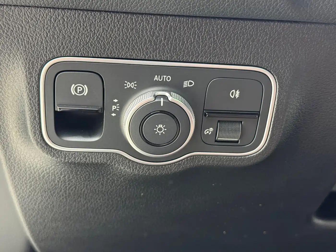 Mercedes-Benz GLB 2023 GLB 220 Dynamic фото 20