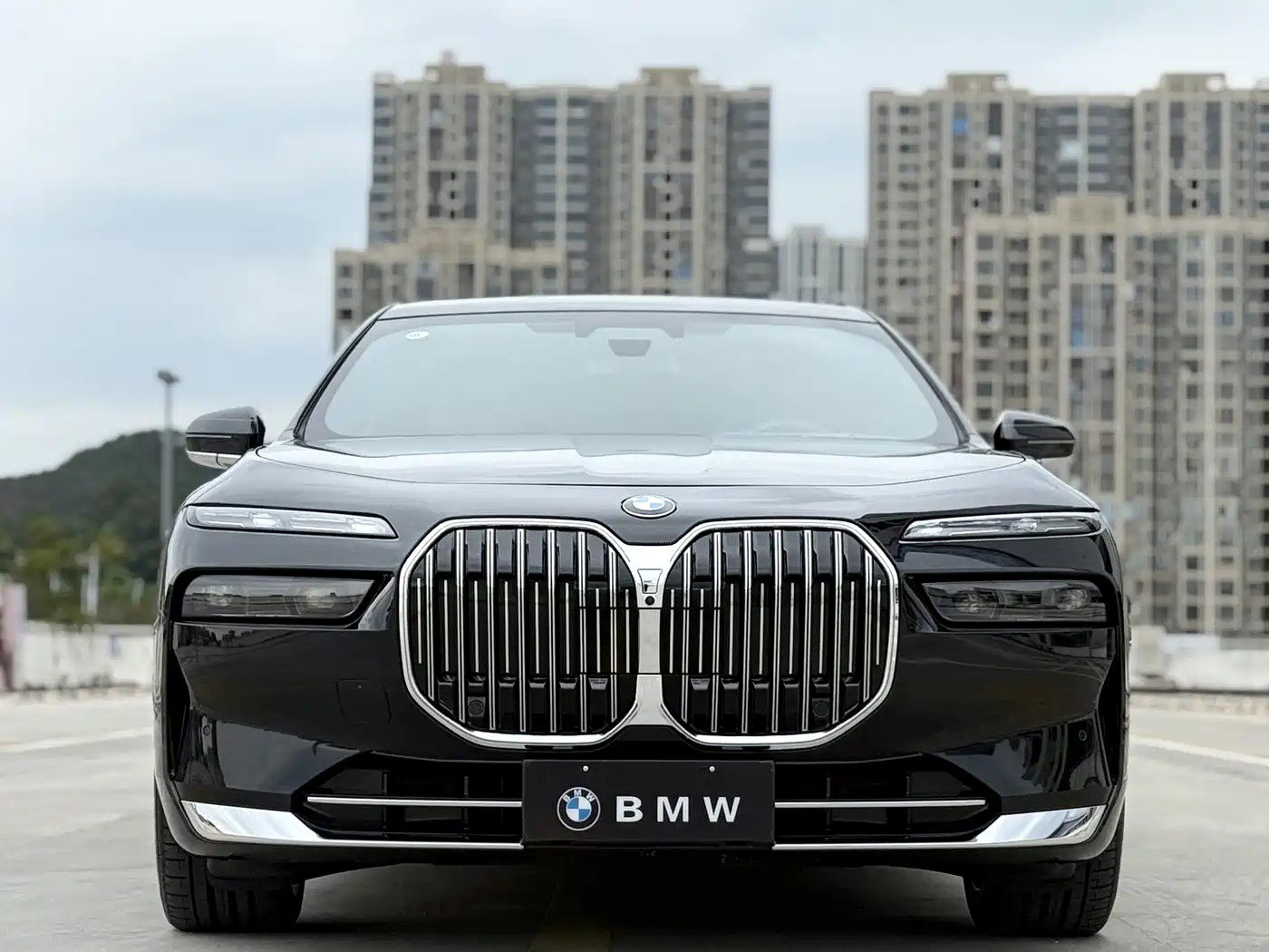 BMW 7 Series 2023 Model 740Li Premium Luxury Package фото 2