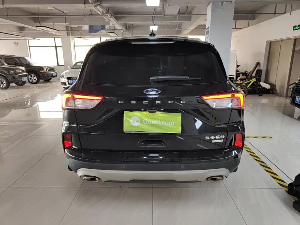 Фото 6 - Ford Escape