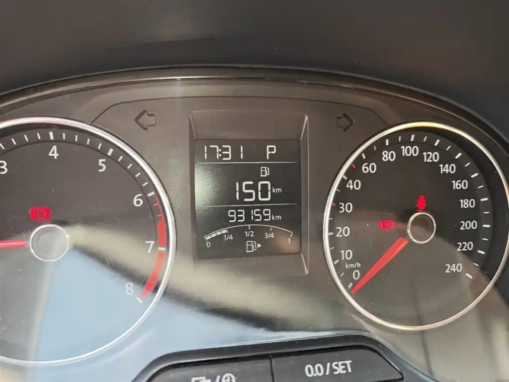 Volkswagen Polo 2016 1.6L Automatic Comfort фото 12