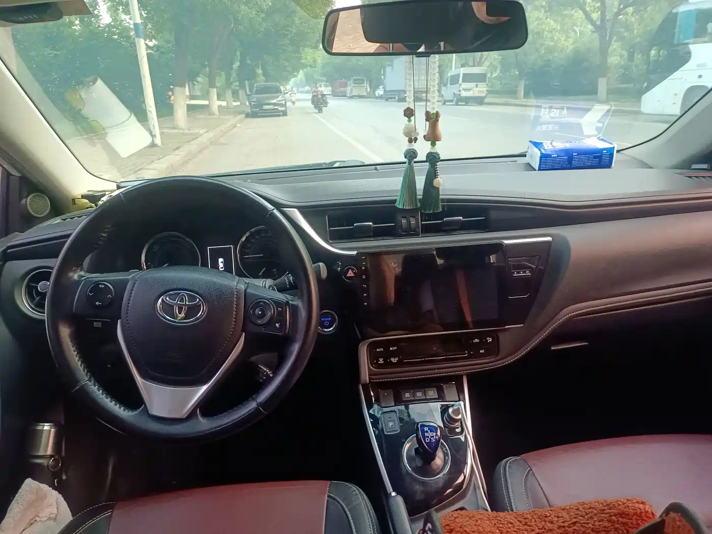 Toyota Corolla 2017 Facelift Hybrid 1.8L E-CVT Elite Edition фото 5