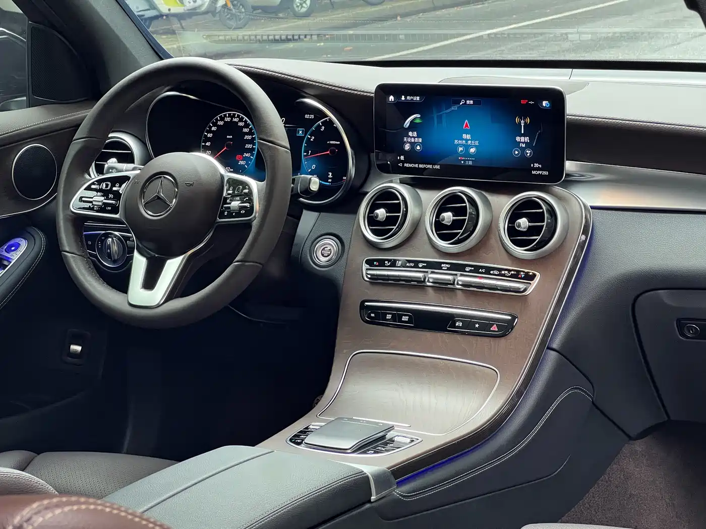 Mercedes-Benz GLC 2022 Model GLC 260 L 4MATIC Luxury Edition фото 16