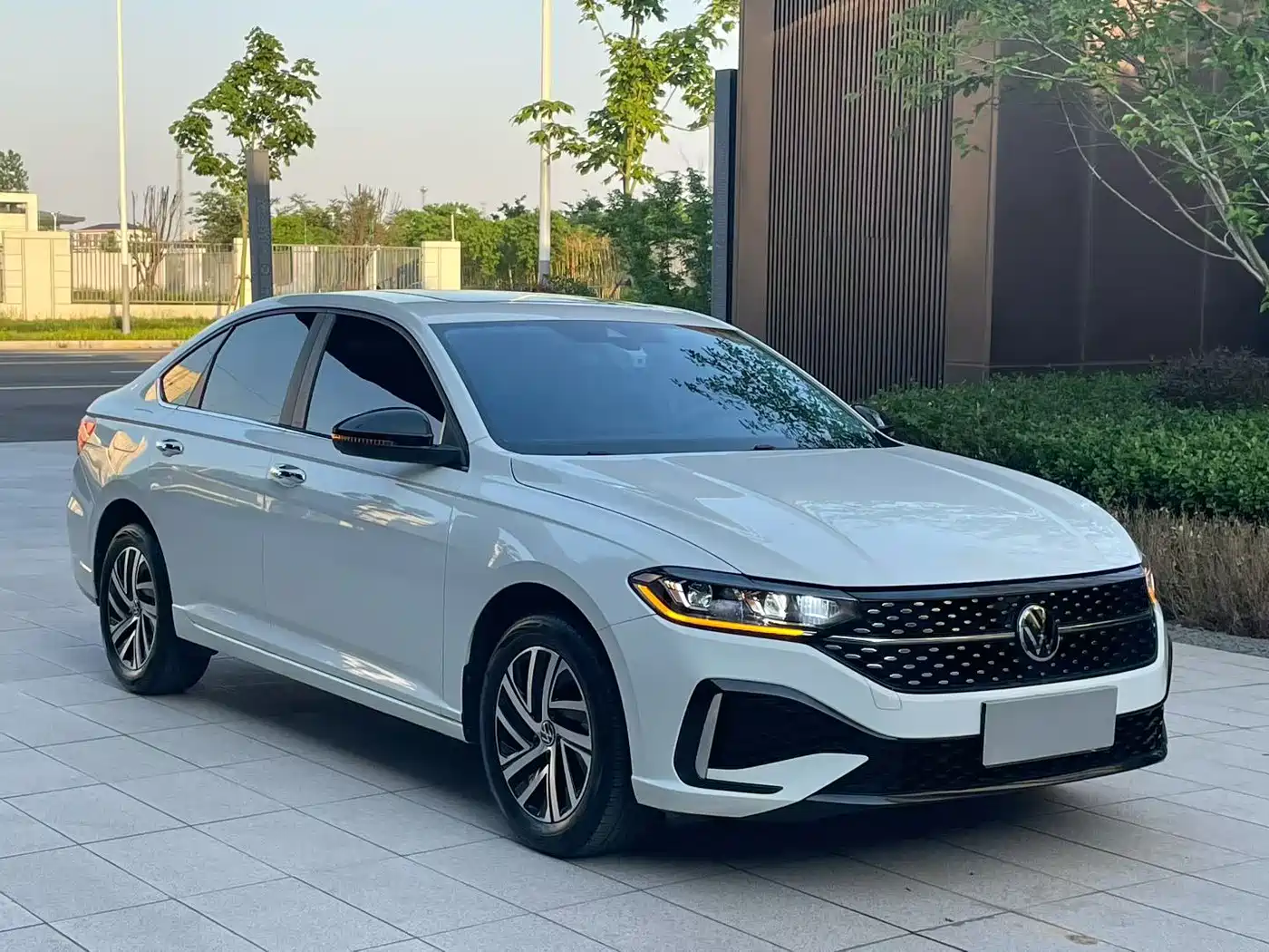 Volkswagen Lavida 2024 Model 1.5L Automatic Starlight 5 Million Edition фото 3