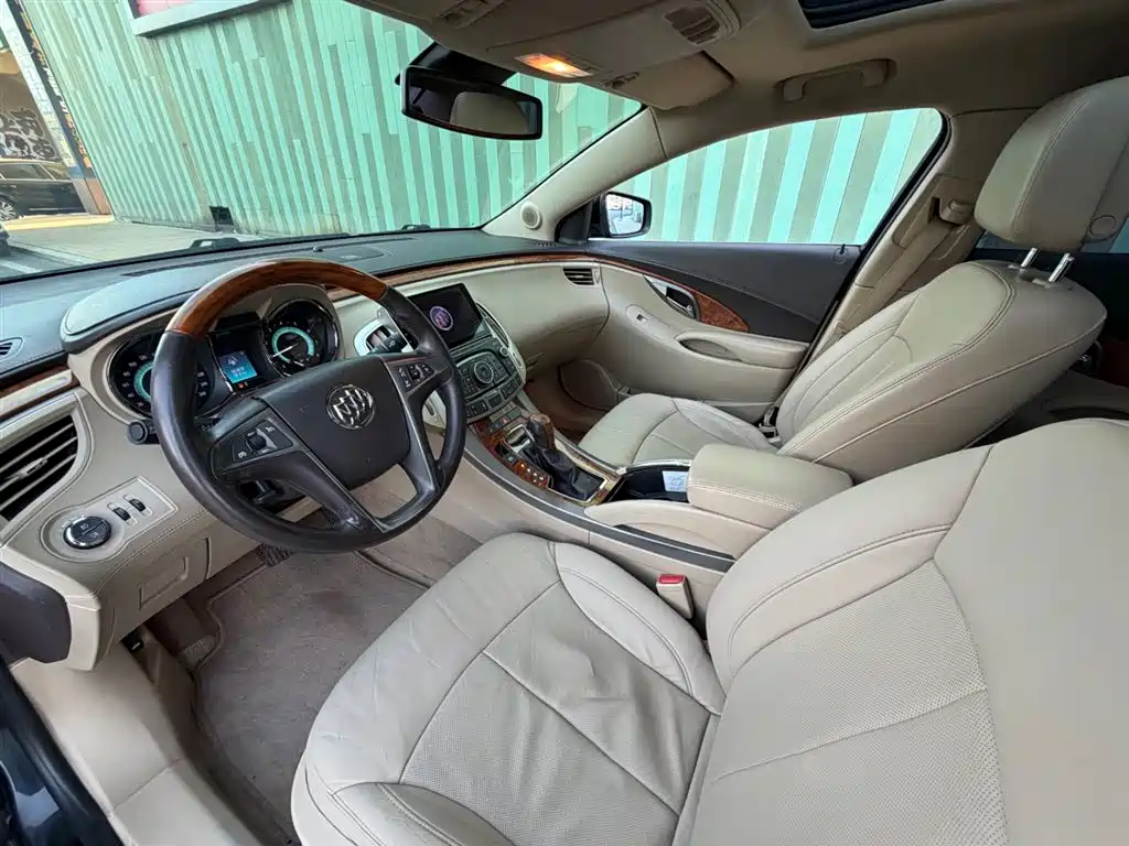 Buick LaCrosse 2010 2.4L Luxury фото 3