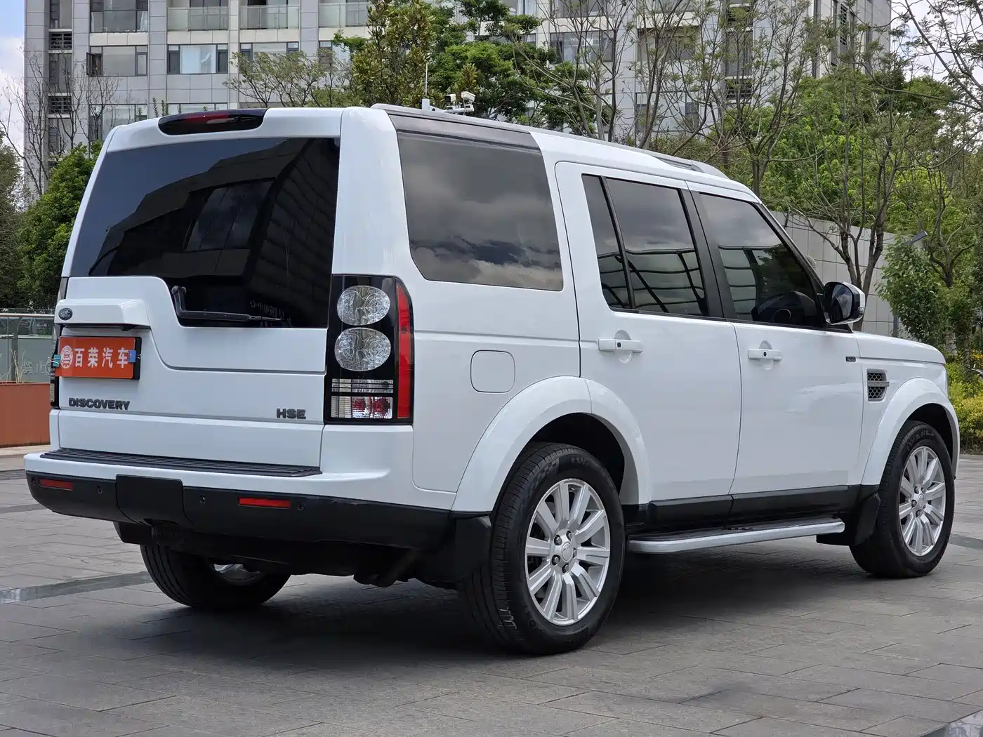 Land Rover Discovery 2015 3.0 SDV6 HSE Diesel фото 14