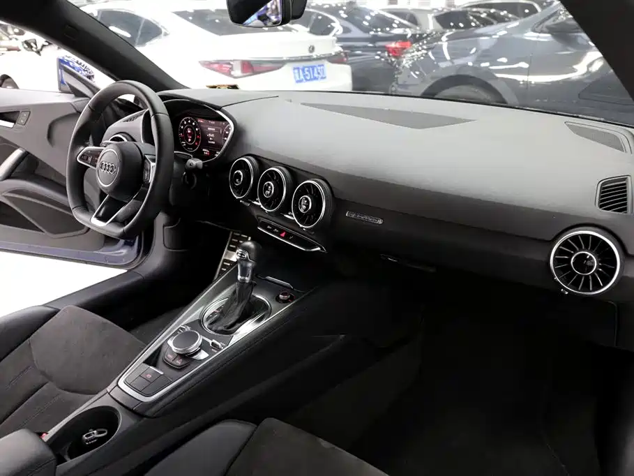 Audi TT 2015 TT Coupe 45 TFSI quattro фото 15