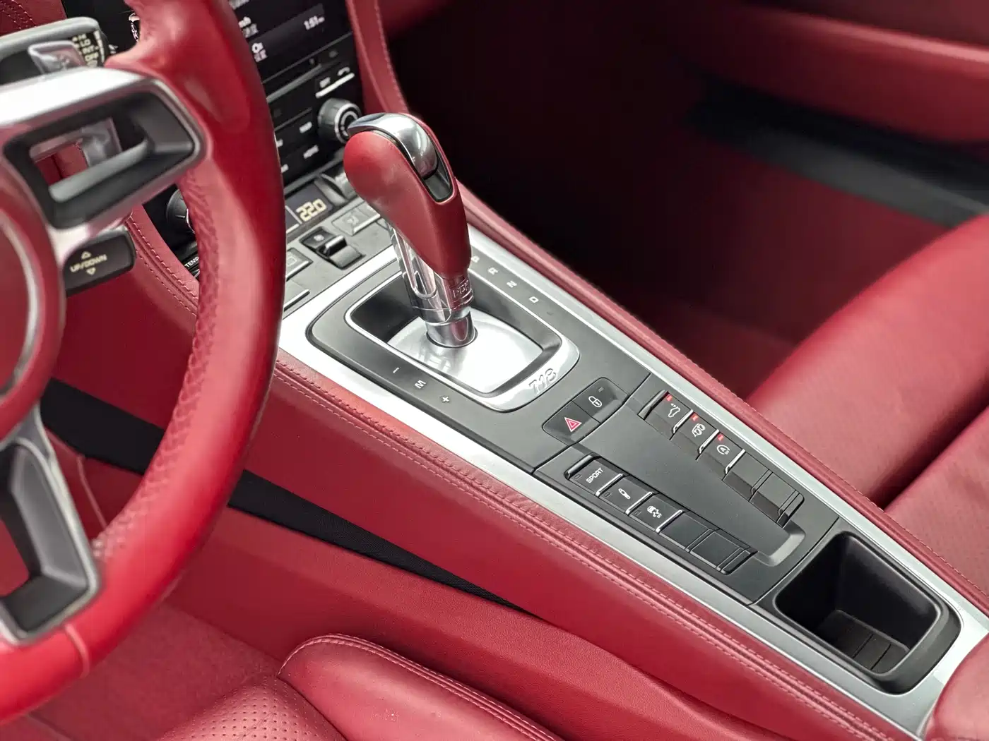 Porsche 718 2018 Cayman 2.0T фото 9