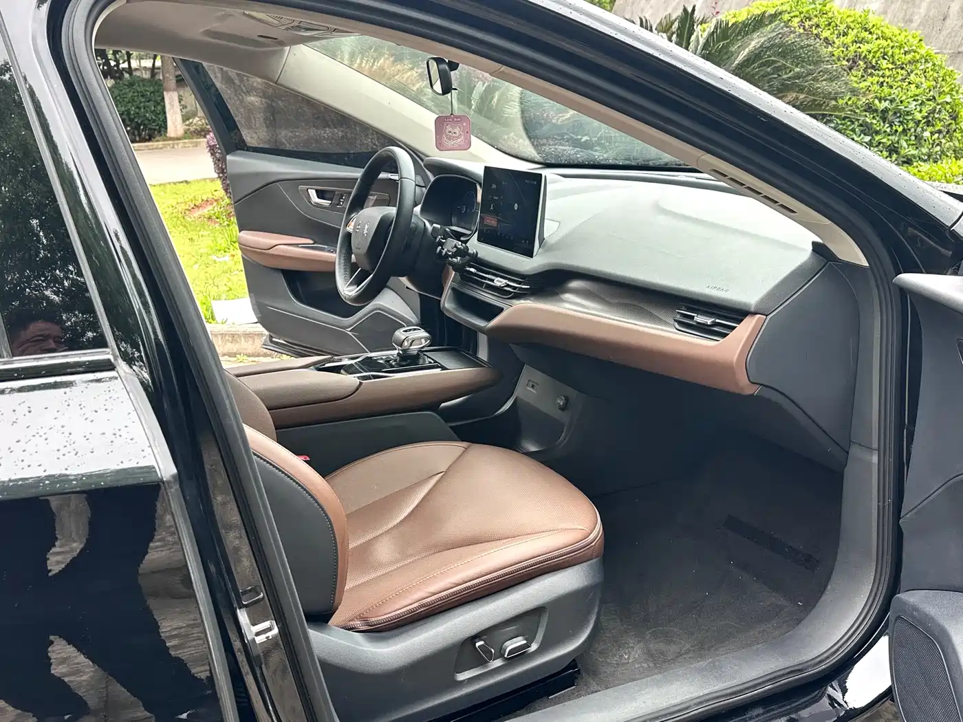 Hongqi E-QM5 2022 431km Battery Swap Enjoyment Edition фото 9