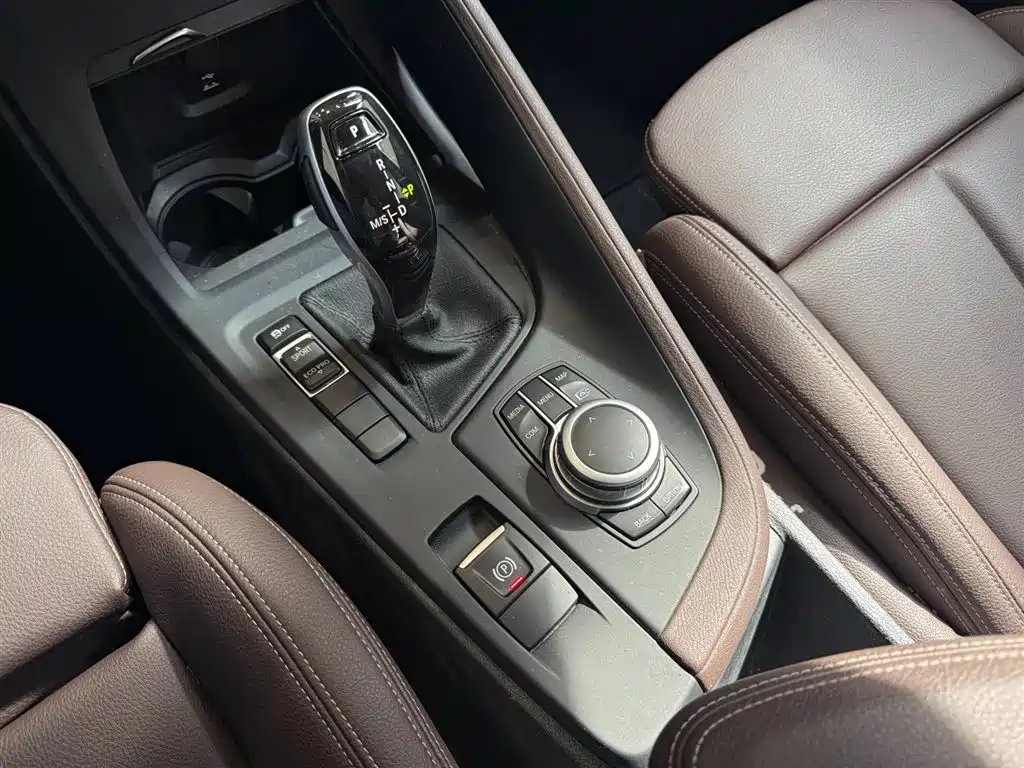 BMW X1 2021 sDrive25Li Leading фото 10