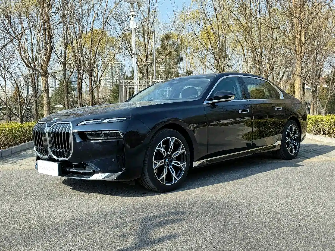 BMW BMW 7 Series 2023 Model 735Li Luxury Package 1