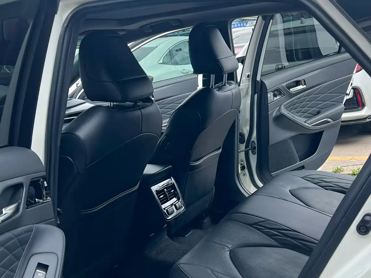 Toyota Avalon 2019 Hybrid 2.5L Limited Flagship Version China V фото 5