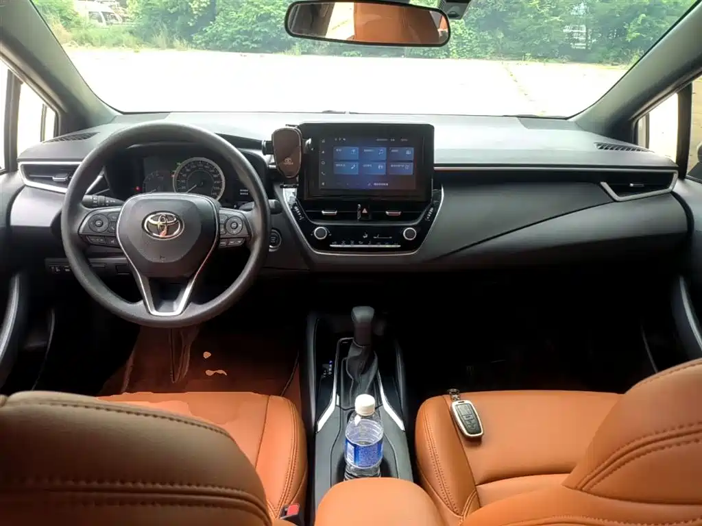 Toyota Levin 2023 185T CVT Luxury фото 10
