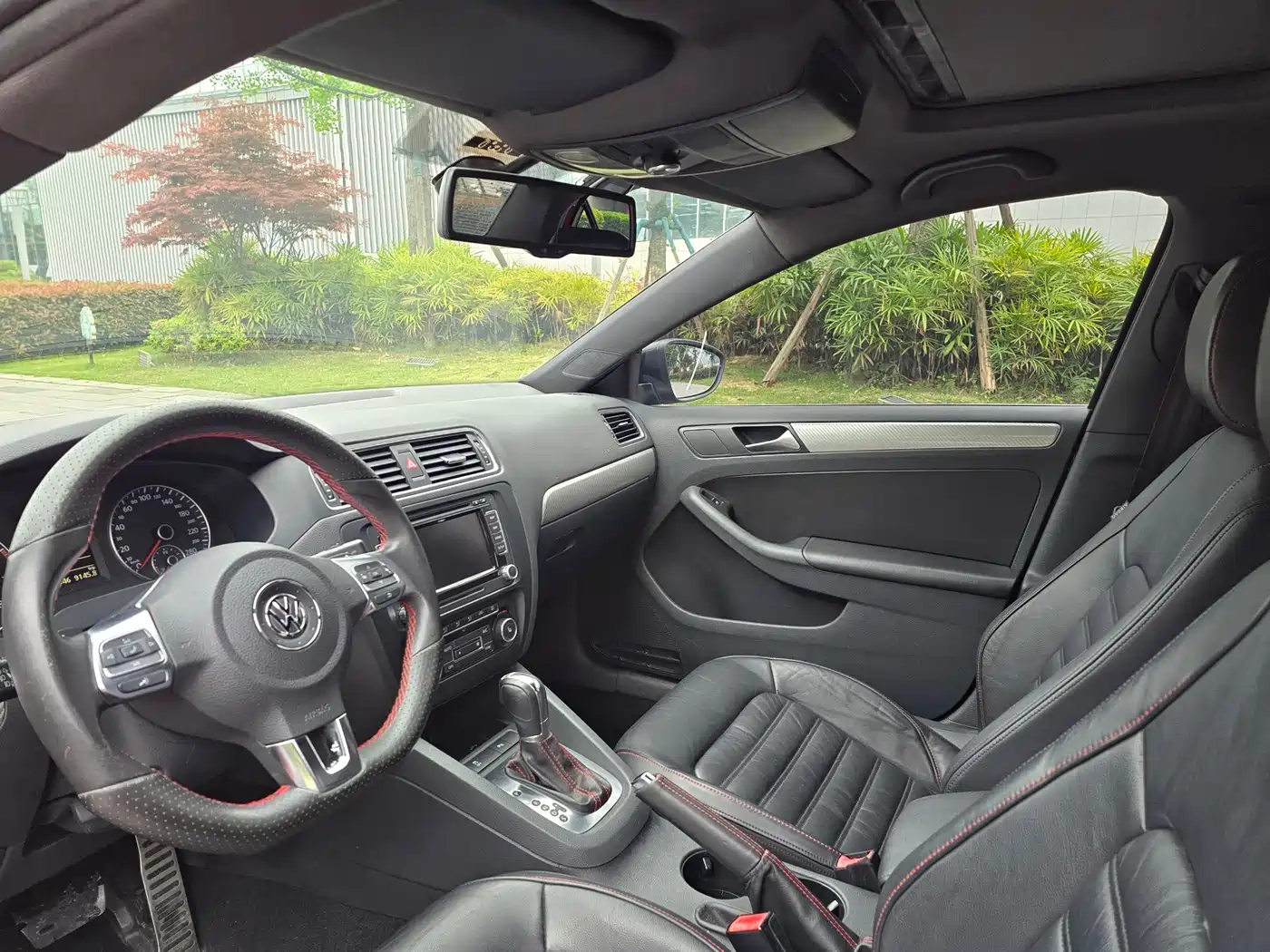 Volkswagen Sagitar 2013 2.0TSI GLI фото 7