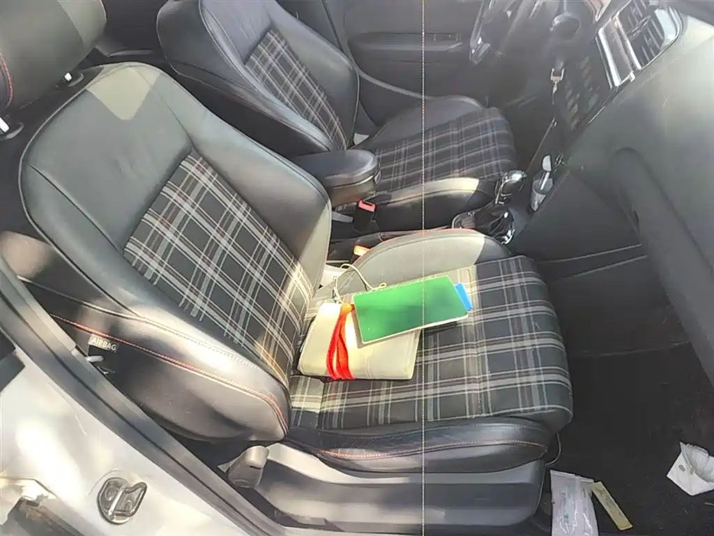 Volkswagen Polo 2012 1.4TSI GTI фото 25