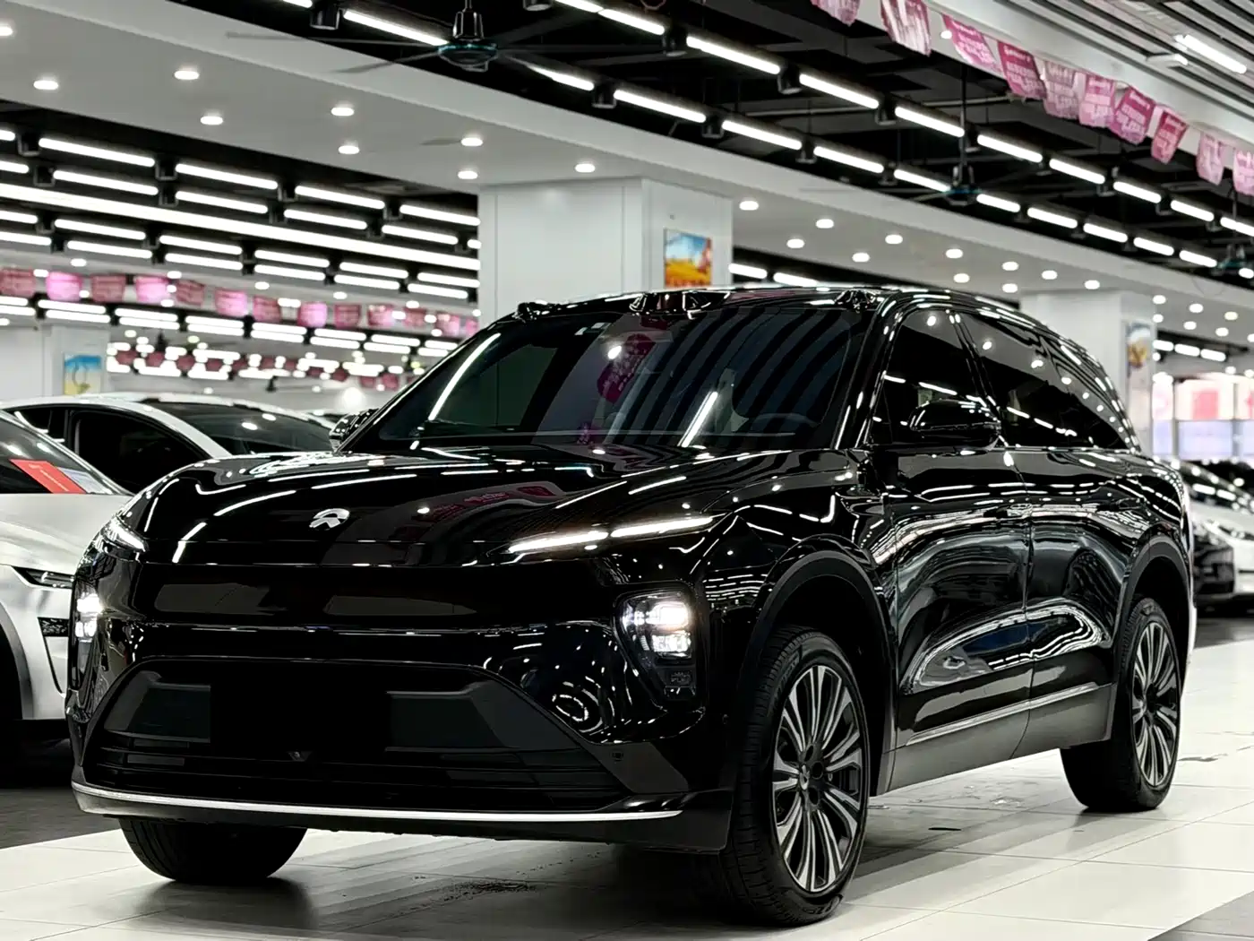 NIO ES8 2024