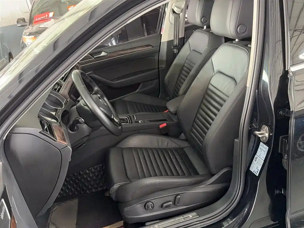Volkswagen Magotan 2019 330TSI DSG Luxury China V фото 12