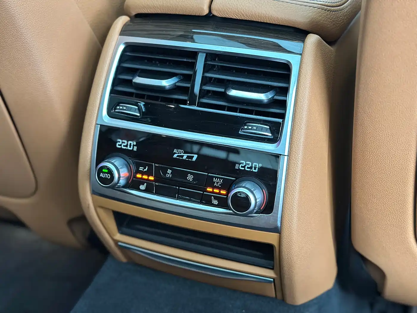 BMW 7 Series 2016 730Li Leading фото 33