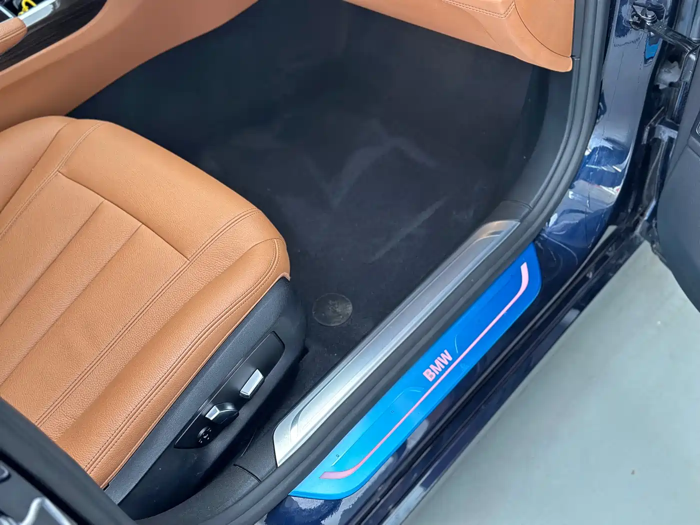 BMW 7 Series 2016 730Li Leading фото 44