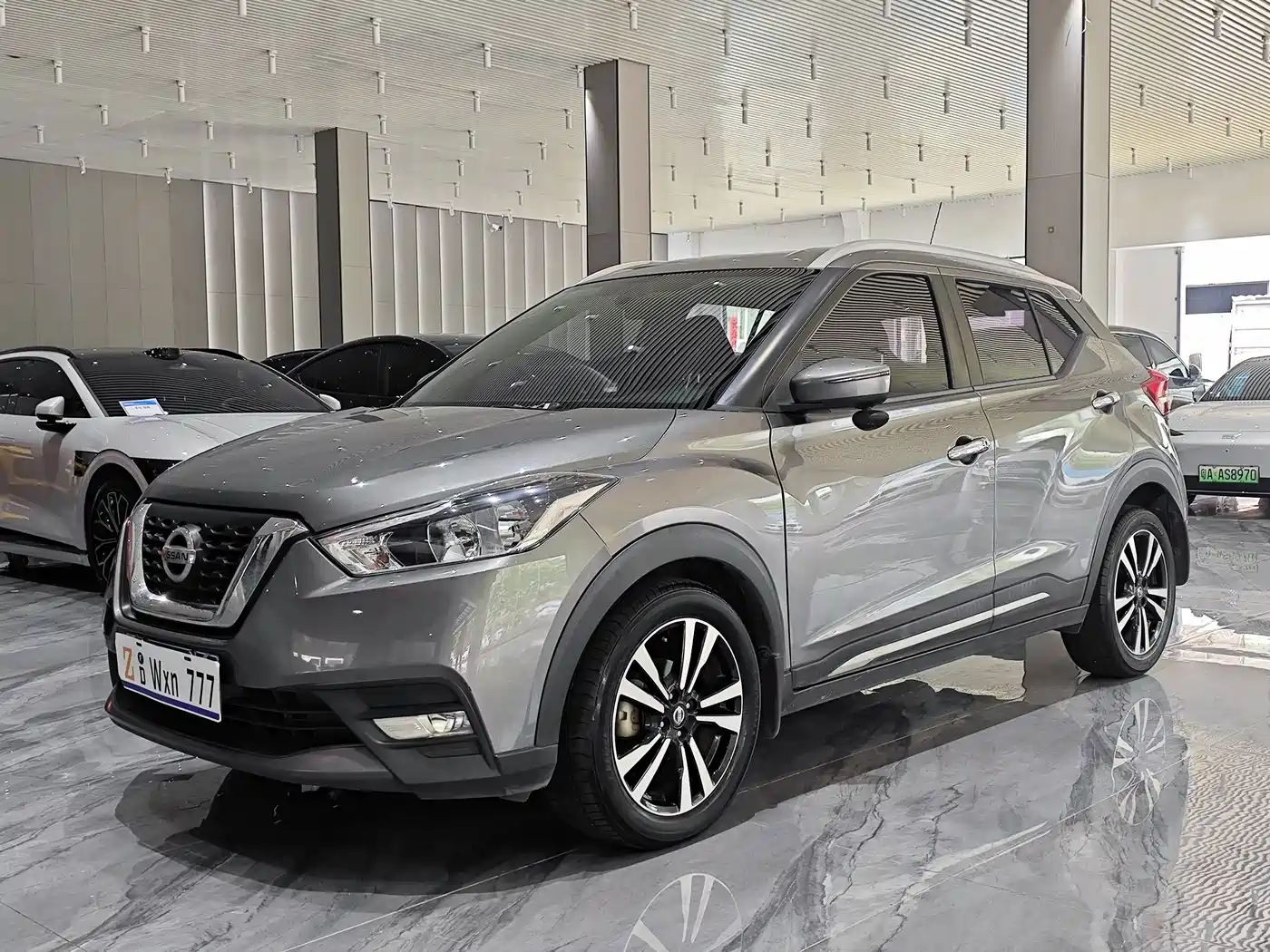 Photo 2 - Nissan Kicks