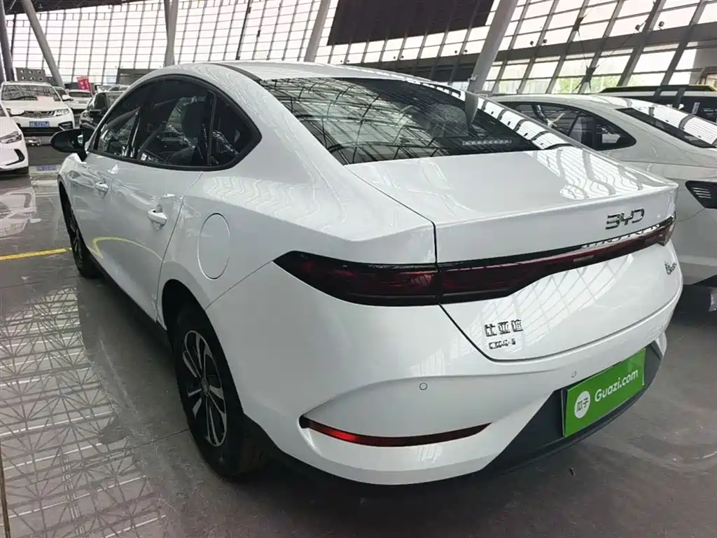 BYD Qin PLUS 2026 DM-i Smart Edition 128KM Progressive фото 5