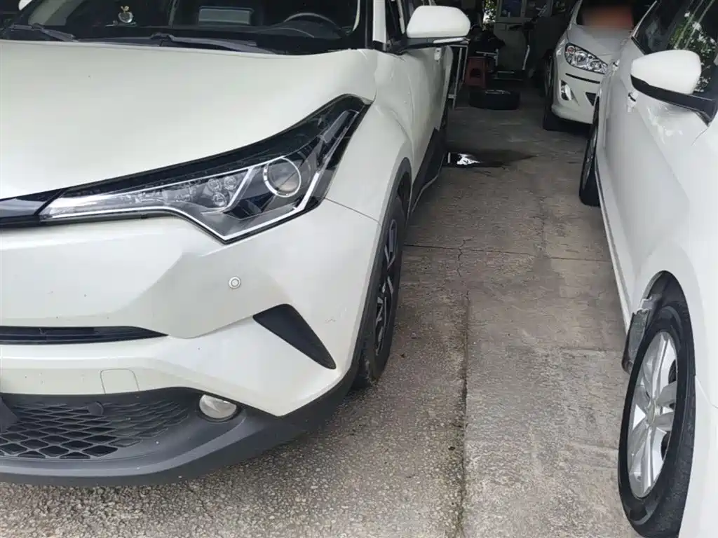 Toyota C-HR 2020 Model 2.0L Leading фото 24