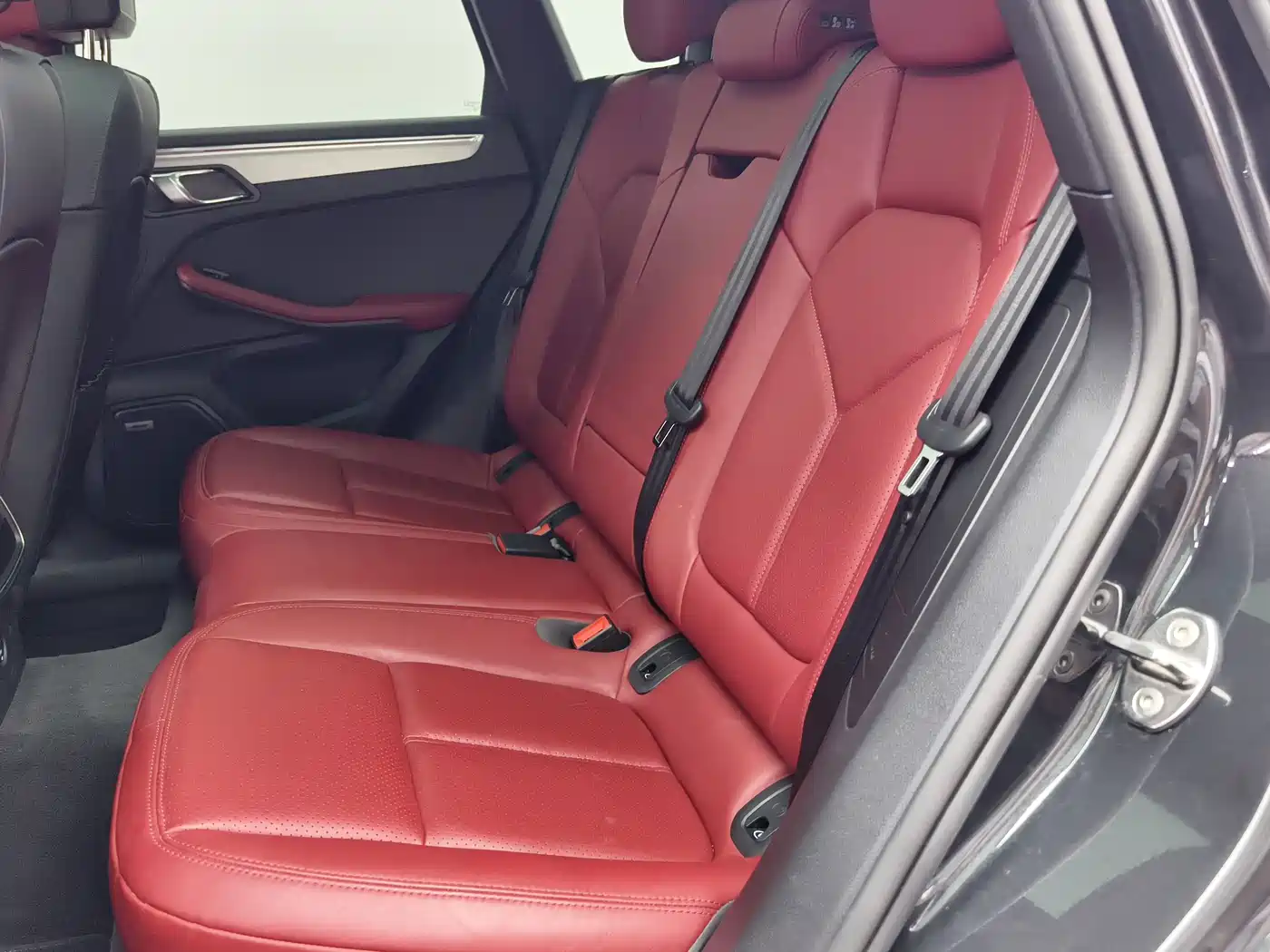 Photo 10 - Porsche Macan