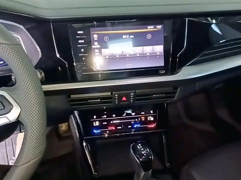 Volkswagen Passat 2026 Outstanding Edition 330TSI Elite Version фото 13