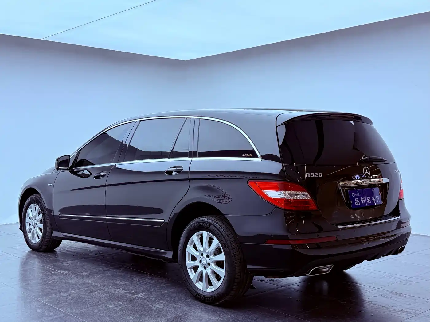 Mercedes-Benz R-Class 2017 R 320 4MATIC Business Collector's Edition фото 6