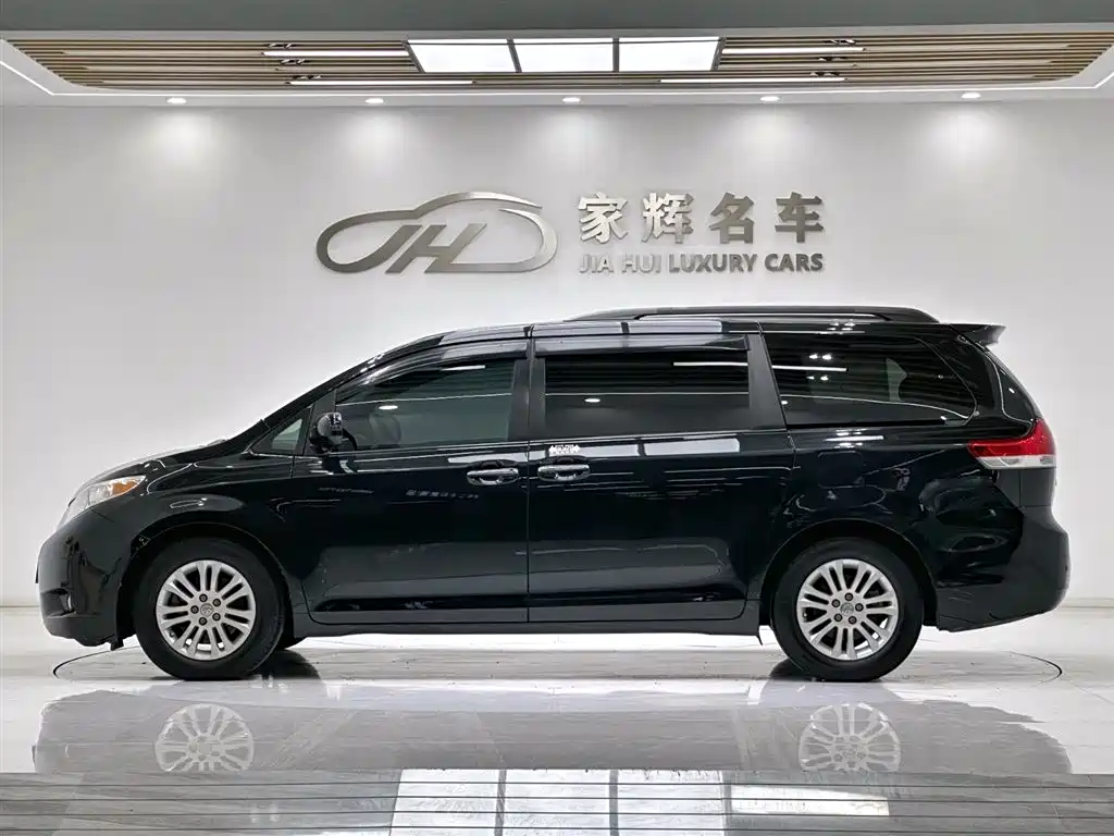 Toyota Sienna 2011 3.5L 2WD Automatic фото 4