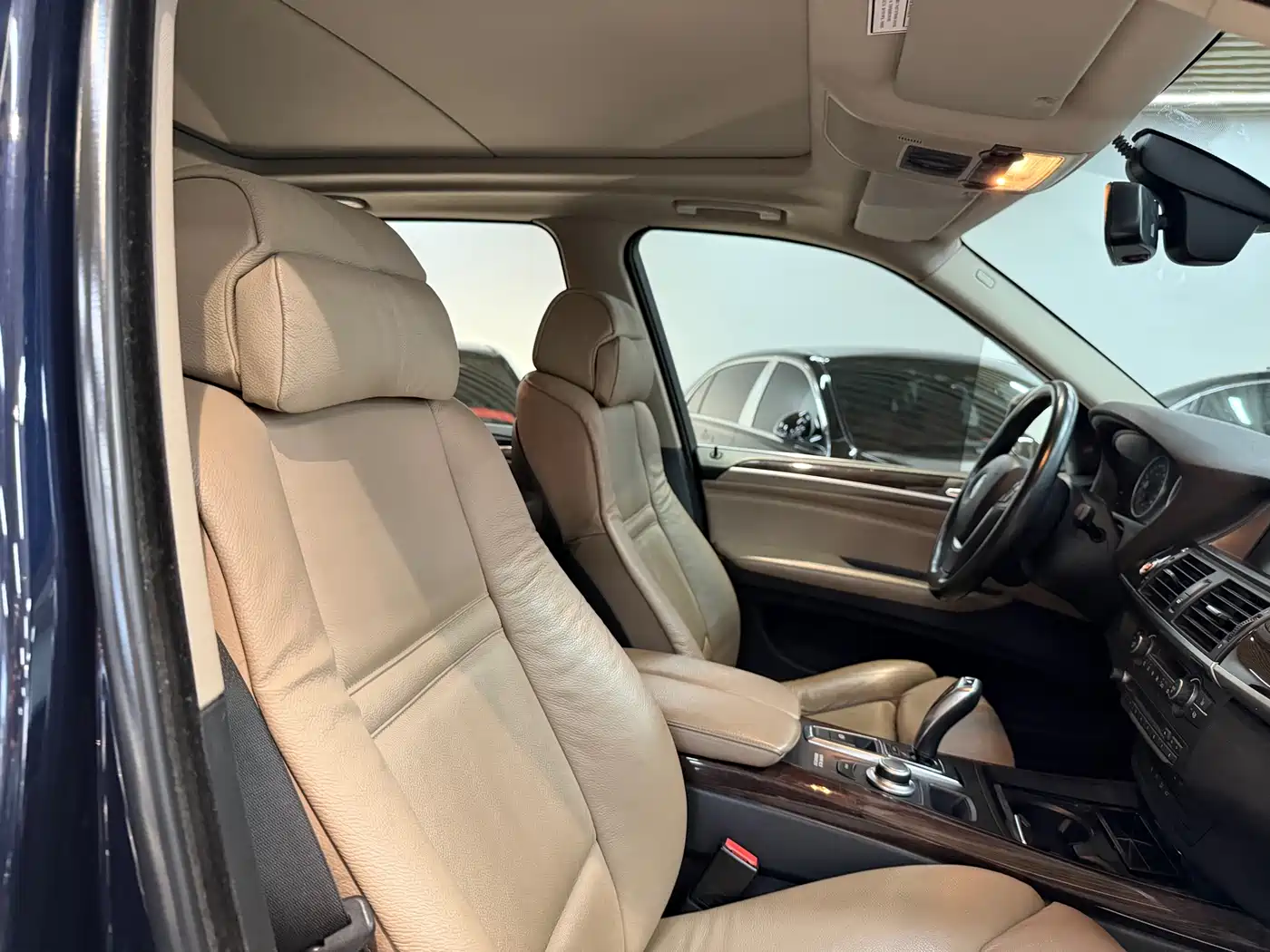 BMW X5 (Import) 2008 Model xDrive48i Luxury Type фото 22