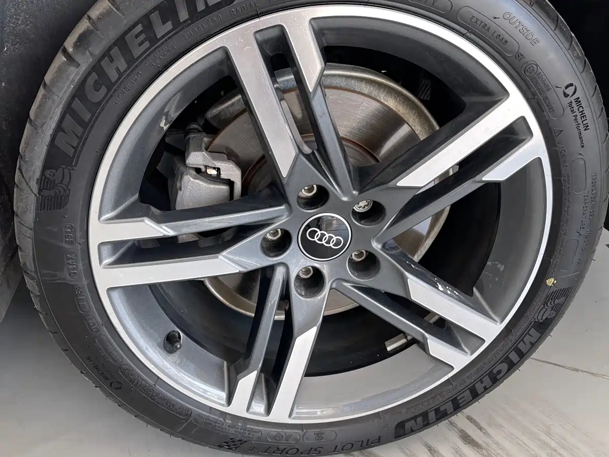 Audi A4L 2022 40 TFSI Luxury Dynamic фото 14